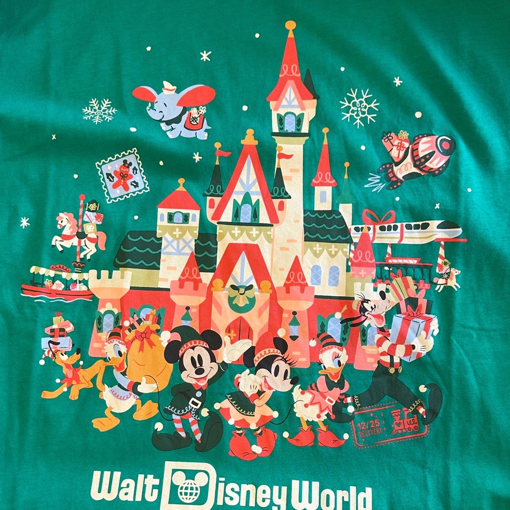 Walt Disney Green Castle Graphic Tee holiday Christmas Mickey Minnie large - Picture 3 of 9